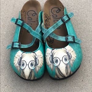Calcio -Teal elephant clogs 💗